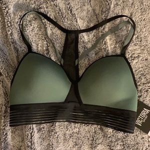 NWT VS Sport Racerback Sports Bra Olive Green Med
